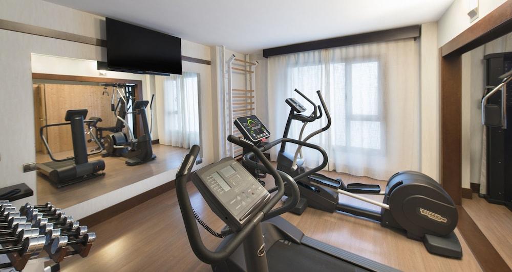 Palacio De Aviles Affiliated By Melia Εξωτερικό φωτογραφία A gym at a hotel