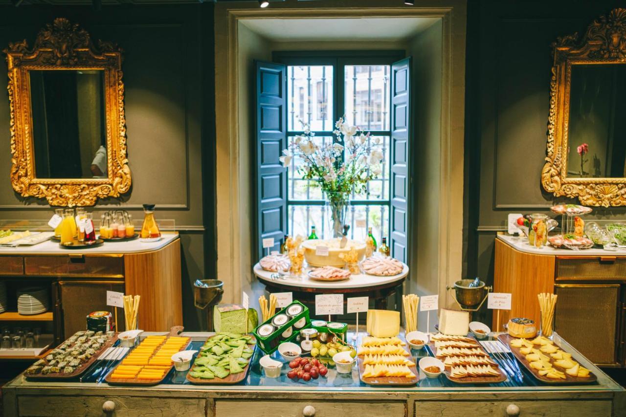 Palacio De Aviles Affiliated By Melia Εξωτερικό φωτογραφία A buffet at a hotel