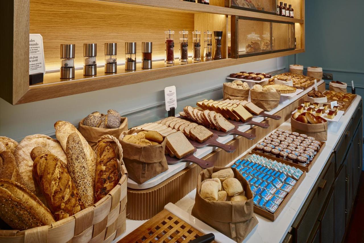 Palacio De Aviles Affiliated By Melia Εξωτερικό φωτογραφία Bread and pastry at a buffet