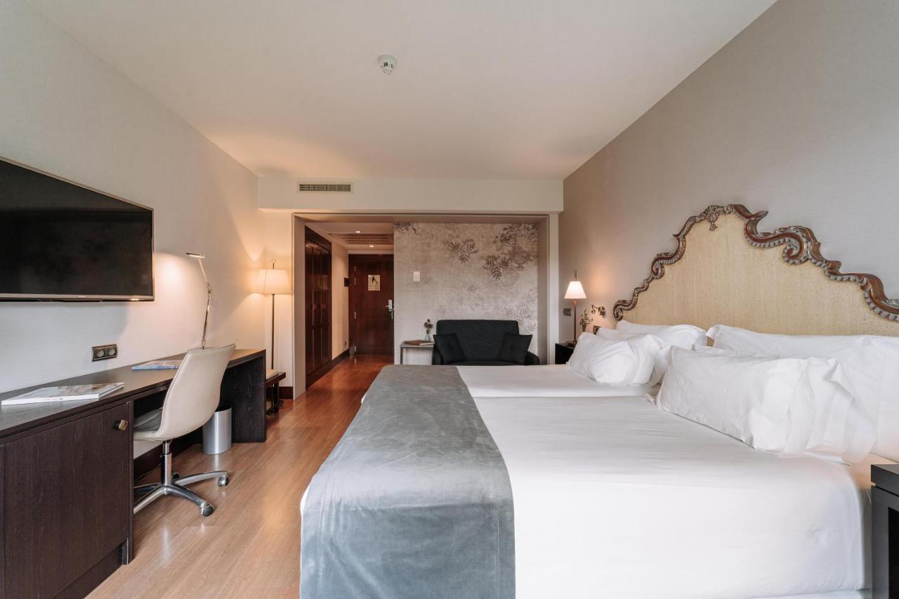 Palacio De Aviles Affiliated By Melia Εξωτερικό φωτογραφία A room at the hotel
