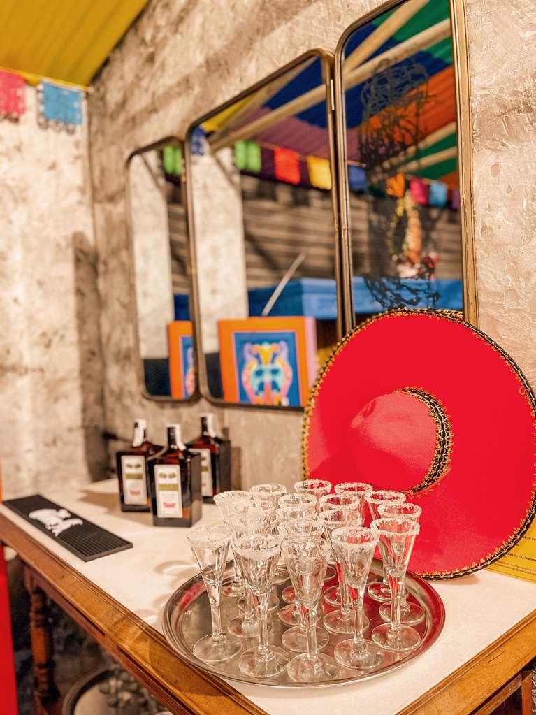 Palacio De Aviles Affiliated By Melia Εστιατόριο φωτογραφία The bar at the Museum of Modern Art