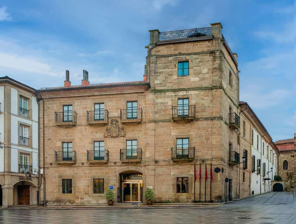 Palacio De Aviles Affiliated By Melia Εξωτερικό φωτογραφία The Hotel de San Vicente, in which the university was located